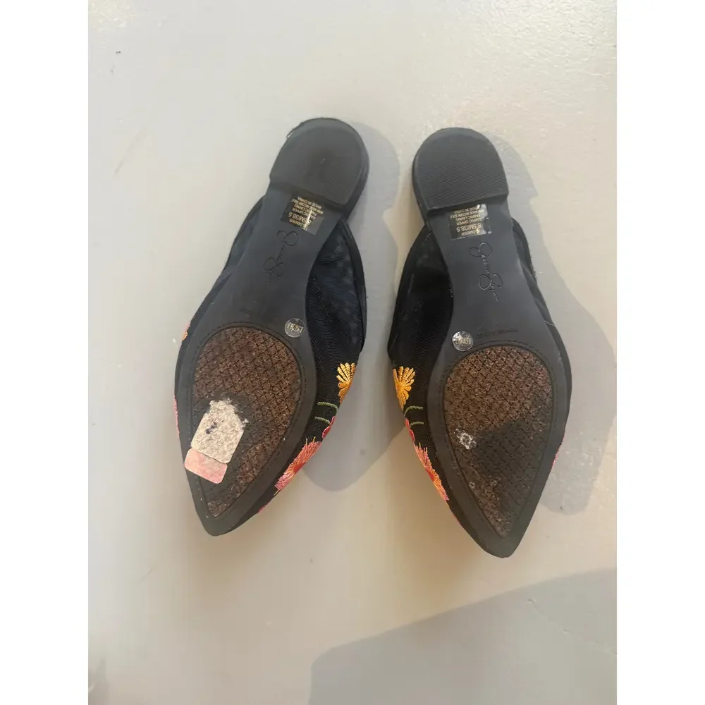 Jessica Simpson Black Floral Embroidered Pointed Toe Mule Flats - Picture 6 of 6